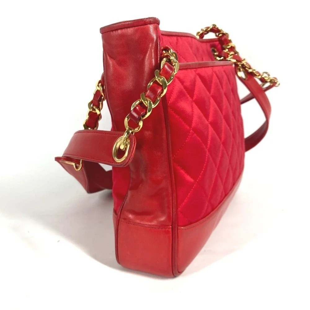 CHANEL Vintage Red Leather Shoulder Bag